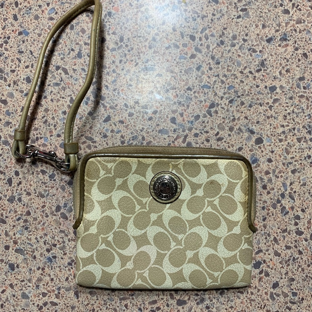 Used coach wristlet